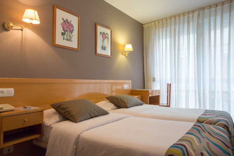 Bedroom 4, Hotel Costa Verde, Asturias