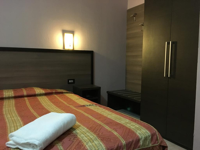 Bedroom 4, Hotel New Salus, Milano