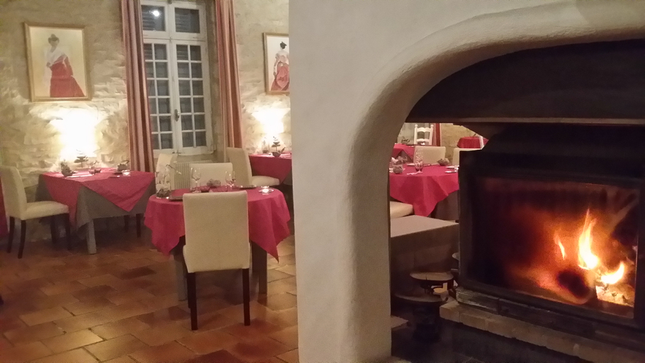 Public Area 2, Auberge De Tavel, Gard