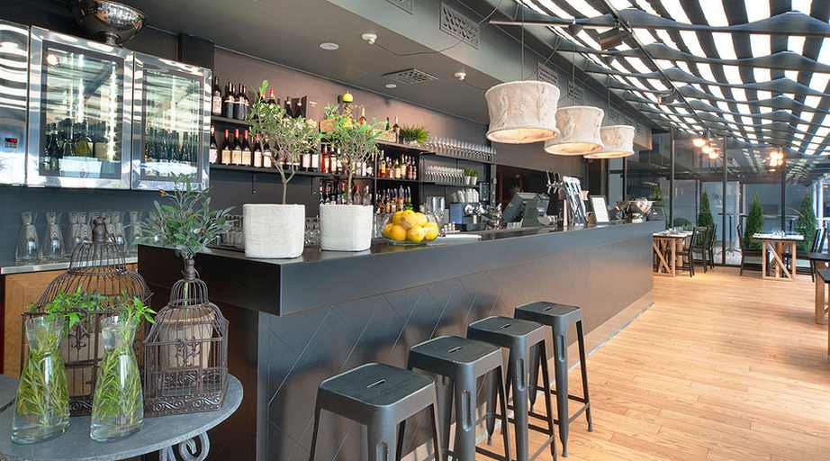 Food & Drinks