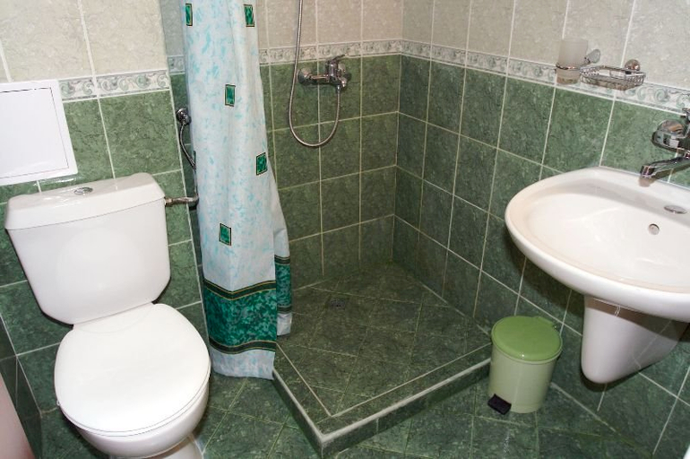 Bathroom 4, Family Hotel Romantic, Nesebar