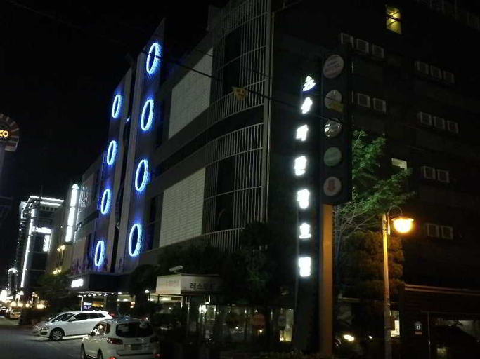 Film 37.2 Hotel, Gwang-jin