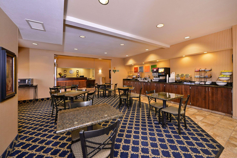Food & Drinks 5, Comfort Inn Albert Lea at Trails Travel Center, Freeborn