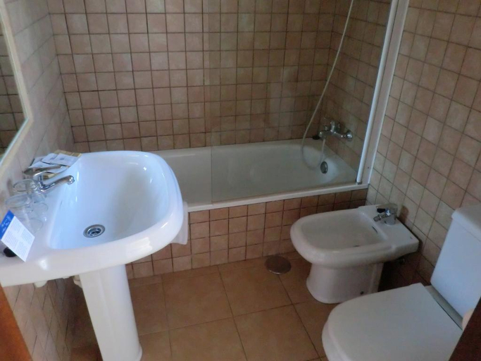 Bathroom 5, Hostal Alhaja Playa, Cádiz