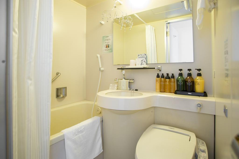 Bathroom 5, Shin-Osaka Station Hotel Annex, Osaka