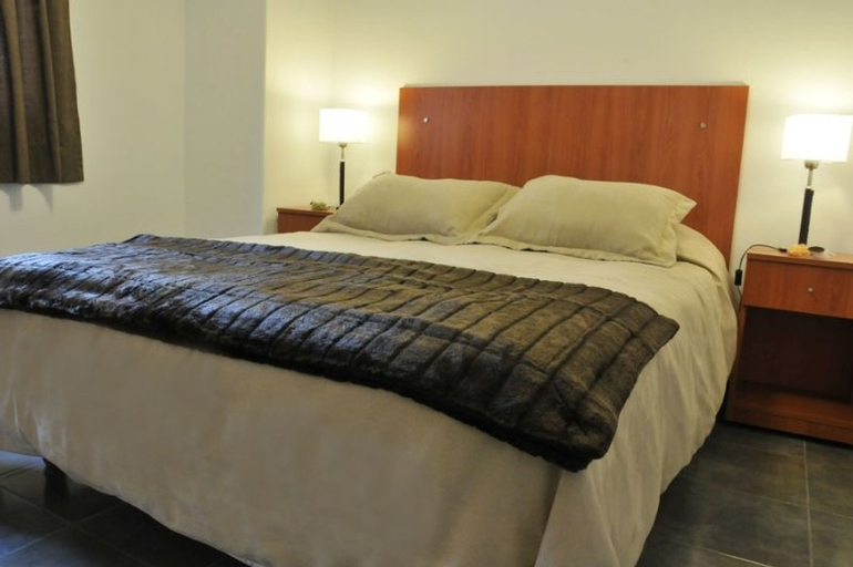 Bedroom 5, Hotel Caribe, General Pueyrredón