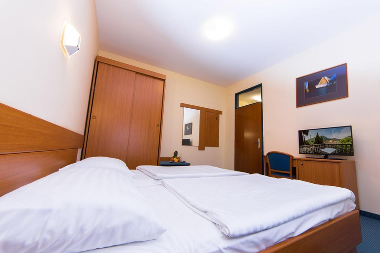 Bedroom 4, Sabotin, Hotel & Restaurant, Gorizia