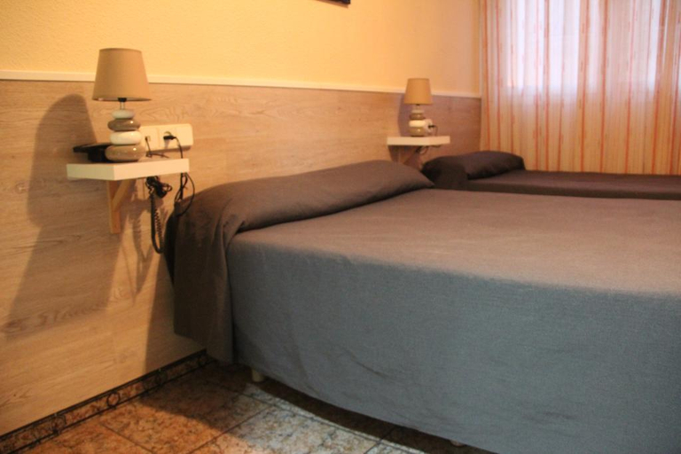 Bedroom 5, Hostal Maribel, Almería