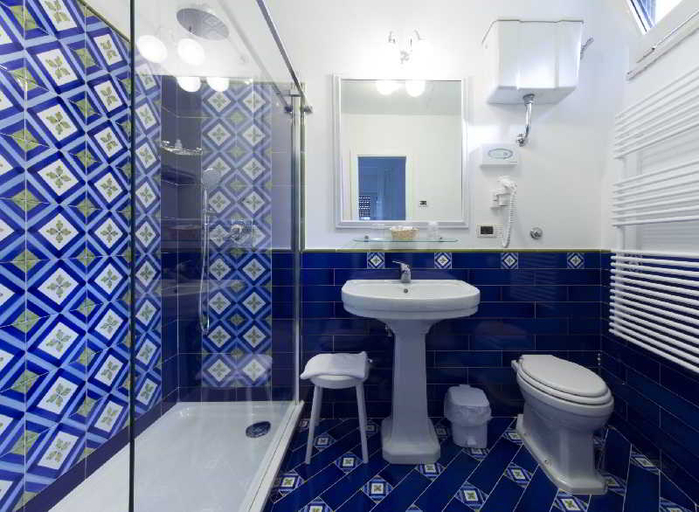 Bathroom 4, Villa Di Sorrento, Napoli