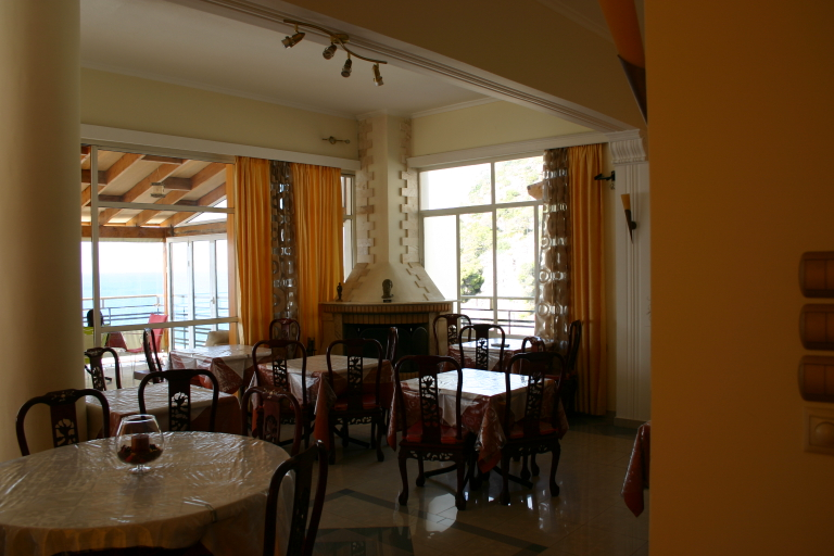 Food & Drinks 4, Petit Palais, Peloponnese