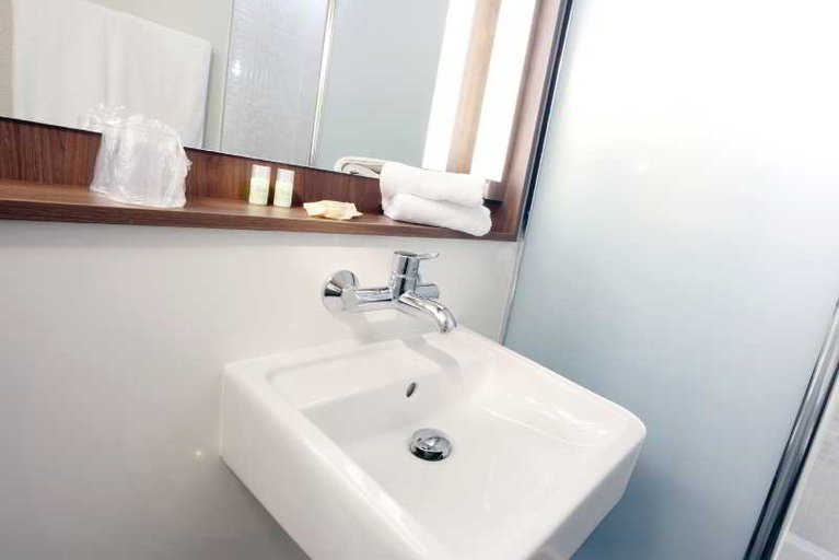Bathroom 5, Campanile NATURE - Dreux, Eure-et-Loir