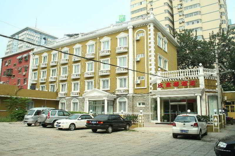 Exterior & Views