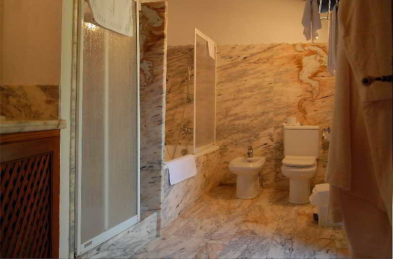 Bathroom 4, Protur Residencia Son Floriana, Baleares