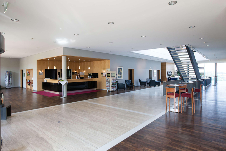 Public Area 5, rugs Hotel am Schlosspark Lichtenwalde, Mittelsachsen