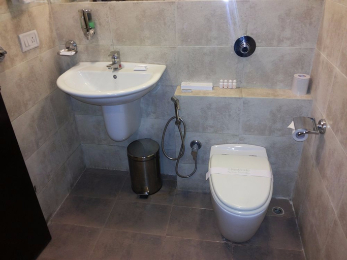 Bathroom, Orritel Hotel Hinjewadi, Pune