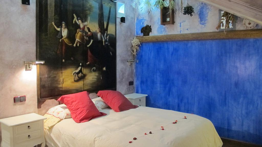 Bedroom 2, Posada d'Aneu B&B, Lleida