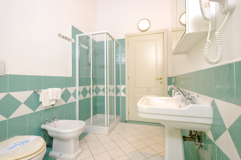 Bathroom, Poggio All'Agnello Sport & Active Holidays, Livorno
