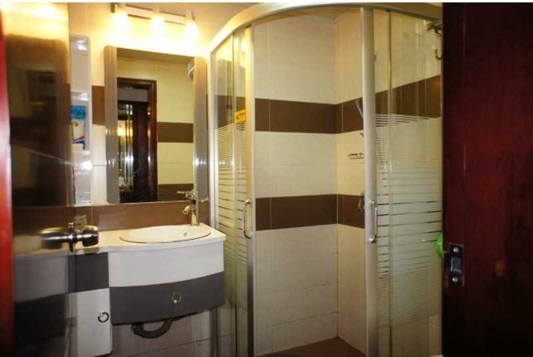 Bathroom, Education Hotel Guilin, Guilin