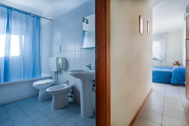 Bathroom 4, Aparthotel Le Corniole, Arezzo
