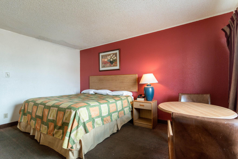 Bedroom 3, Rodeway Inn Lubbock, Lubbock