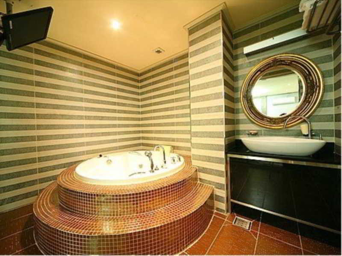 Bathroom 4, Hotel S Shinchon, Mapo