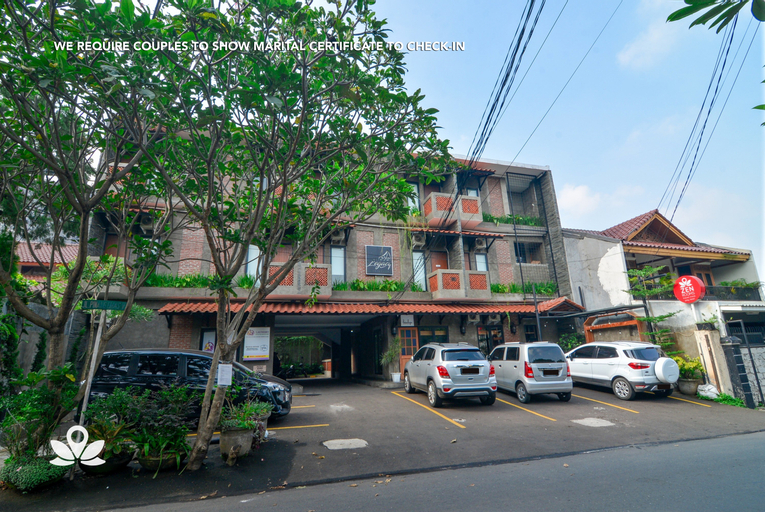 Exterior & Views 25