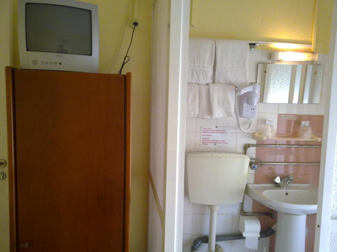 Bathroom 4, Residencial Lord, Lisbon