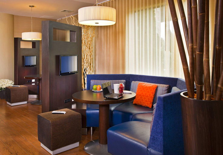 Exterior & Views 2, Courtyard by Marriott Long Island MacArthur Airport, Suffolk