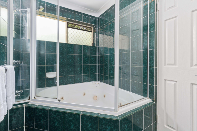 Bathroom, BEST WESTERN The Stirling Rockhampton, Rockhampton