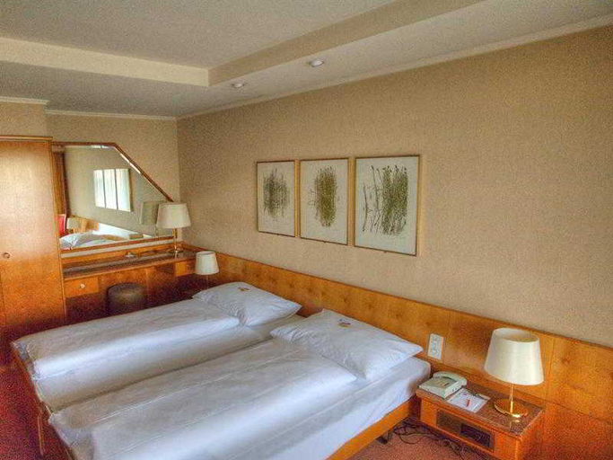 Bedroom 3, City Hotel Biel, Nidau