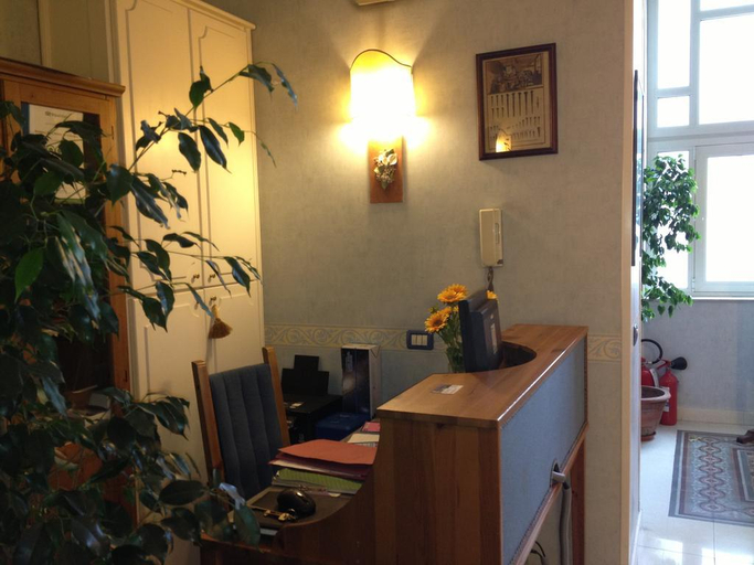 Exterior & Views 2, Bonapace Porta Nolana B&B, Napoli