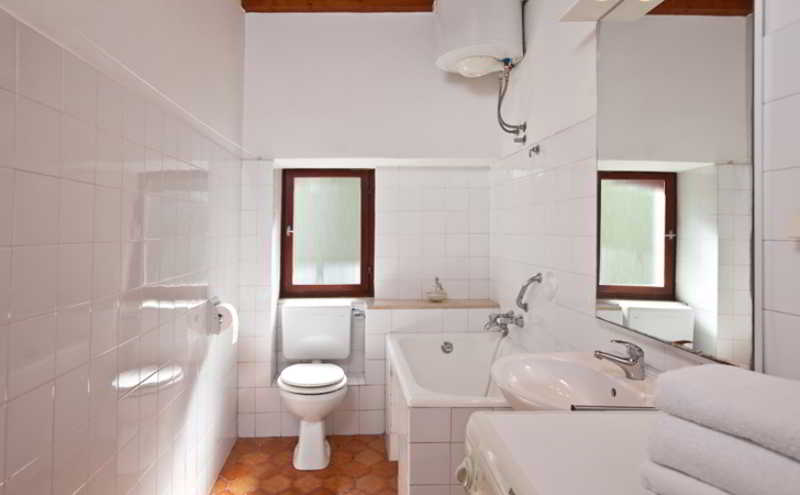 Bathroom, Apartment Gradac with garden next to beach and Old Town, Dubrovnik