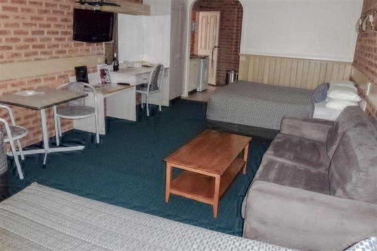 Exterior & Views 2, Colonial Motor Inn Bairnsdale, E. Gippsland - Bairnsdale
