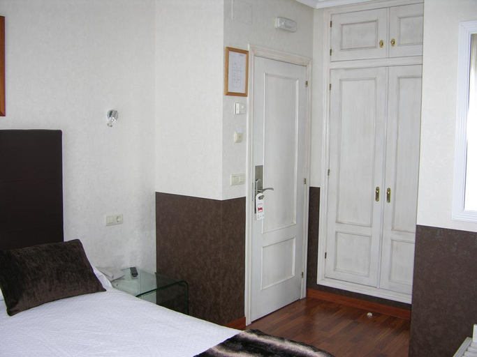 Bedroom 3, Hotel Verdemar, Asturias