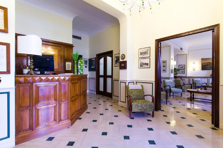 Public Area, Villa Di Sorrento, Napoli