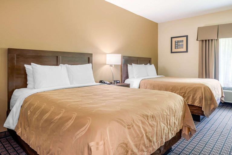 Bedroom 3, Quality Inn & Suites Cincinnati, Hamilton