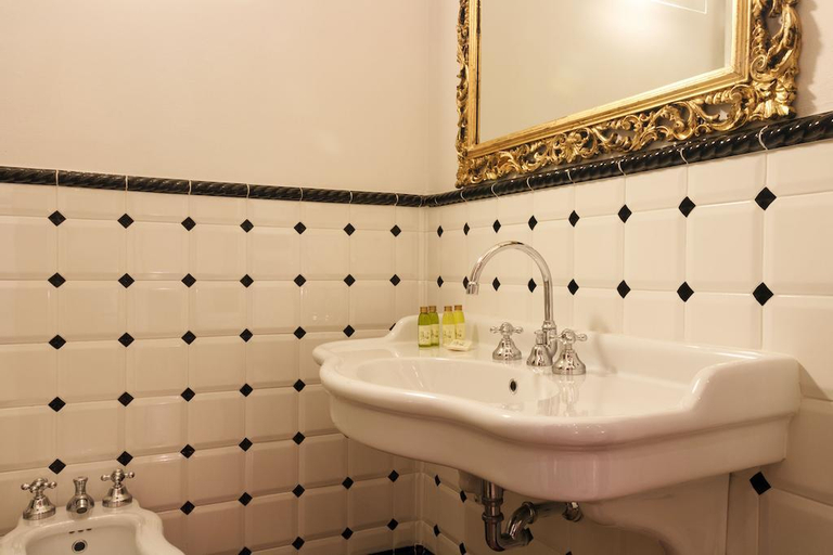 Bathroom 4, Villa Il Mosaico, Florence