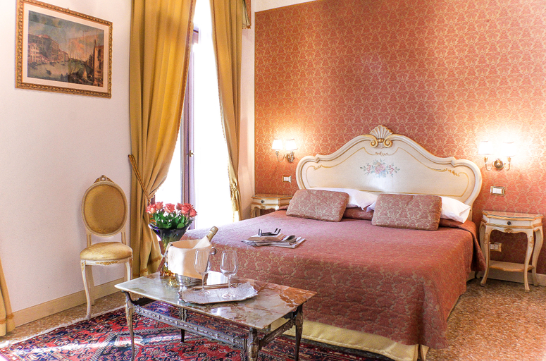 Bedroom 1, Apostoli Palace, Venezia