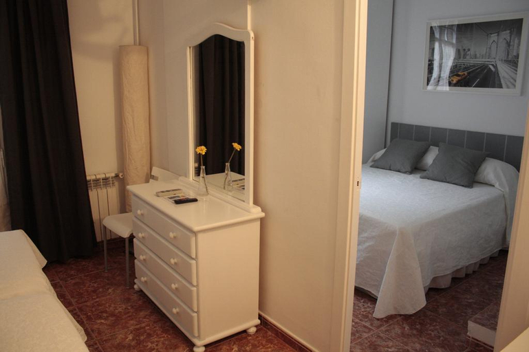 Bathroom 5, Hostalet de Barcelona, Barcelona