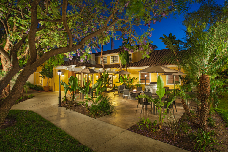 Exterior & Views 3, Clementine Hotel & Suites Anaheim, Orange
