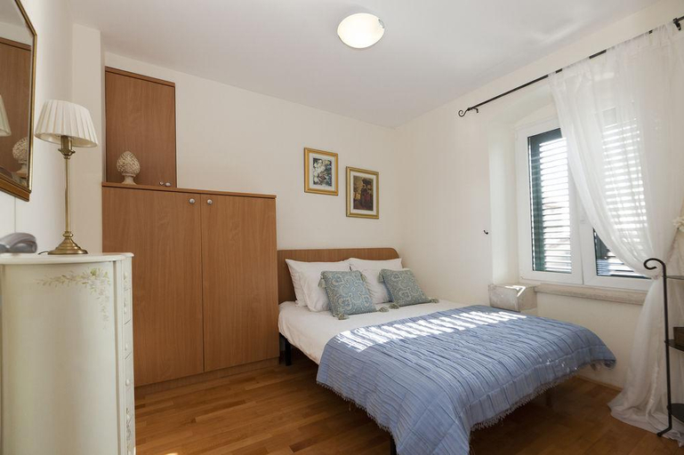 Bedroom 2, Zephyrus Luxury Yacht Charter, Split