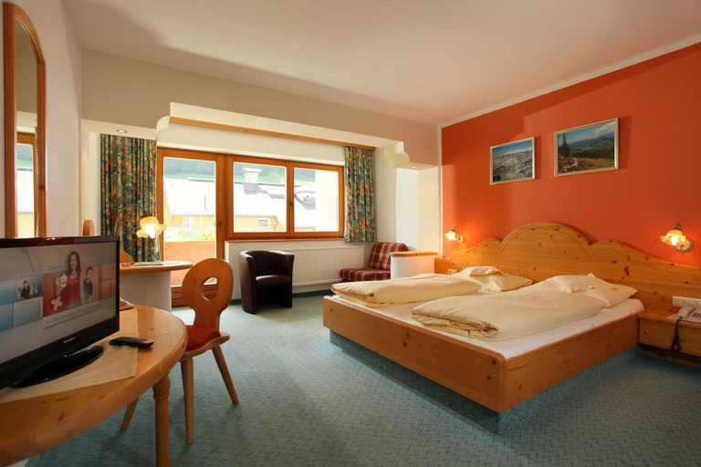 Bedroom 4, Sport und Familienhotel Klausen, Kitzbühel