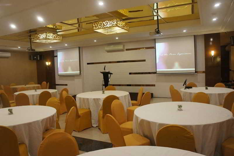 Food & Drinks 5, Favor Hotel, Makassar
