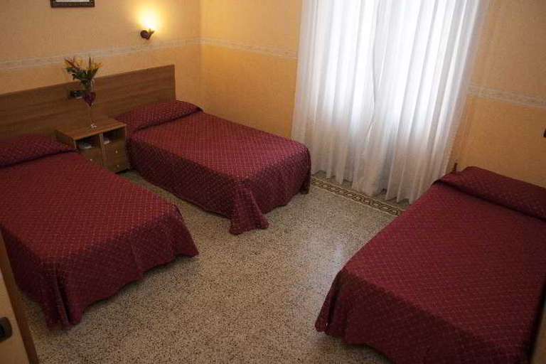 Bedroom 3, Casa La Salle - Religious House, Rome