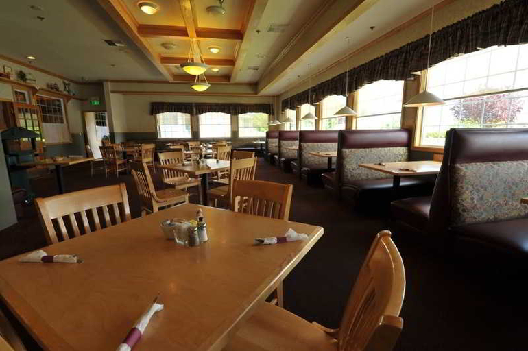 Food & Drinks 5, Shilo Inn Nampa Suites, Canyon