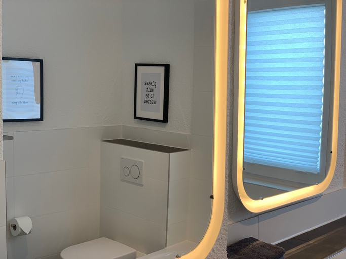 Bathroom 3, Penthousewohnung 'Goldsteinkoje', Wetteraukreis