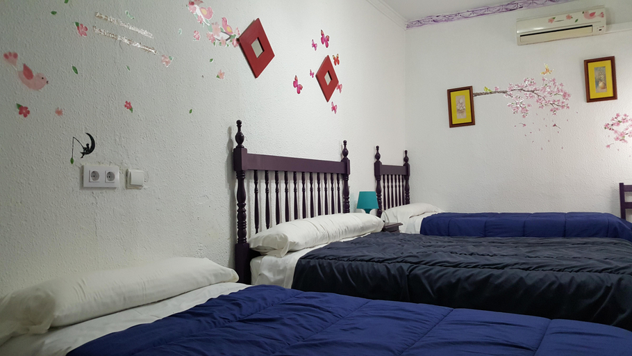 Bedroom 3, Pension Giraldilla, Sevilla