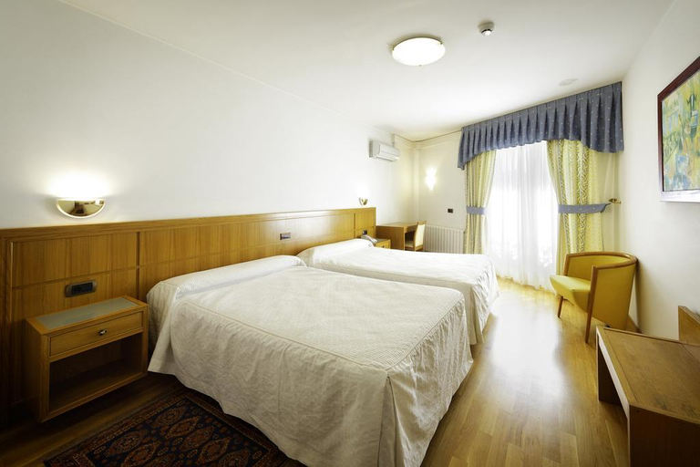 Bedroom 3, Hotel Florida, A Coruña