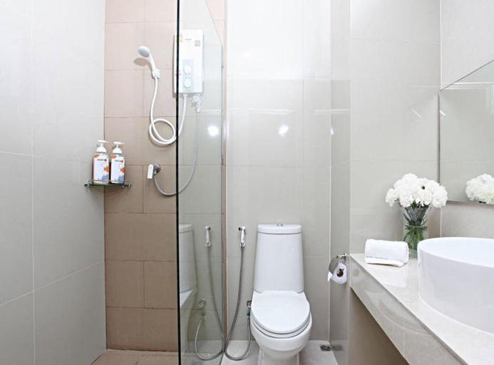 Bathroom 4, Lee Garden Resort, Pattaya
