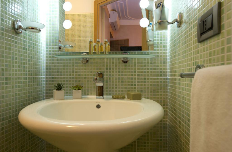 Bathroom 4, Panizza, Milano